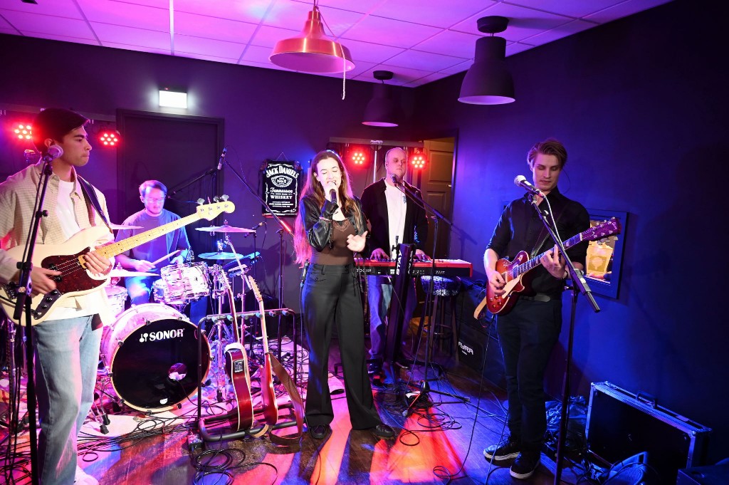 ../Images/10 jaar Ro's Barbershop 112.jpg